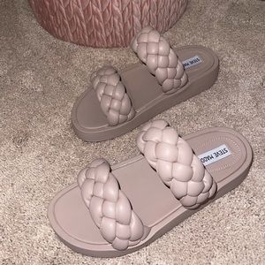 Steve Madden slides, 8.5